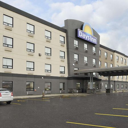 Days Inn By Wyndham Regina Airport West Buitenkant foto