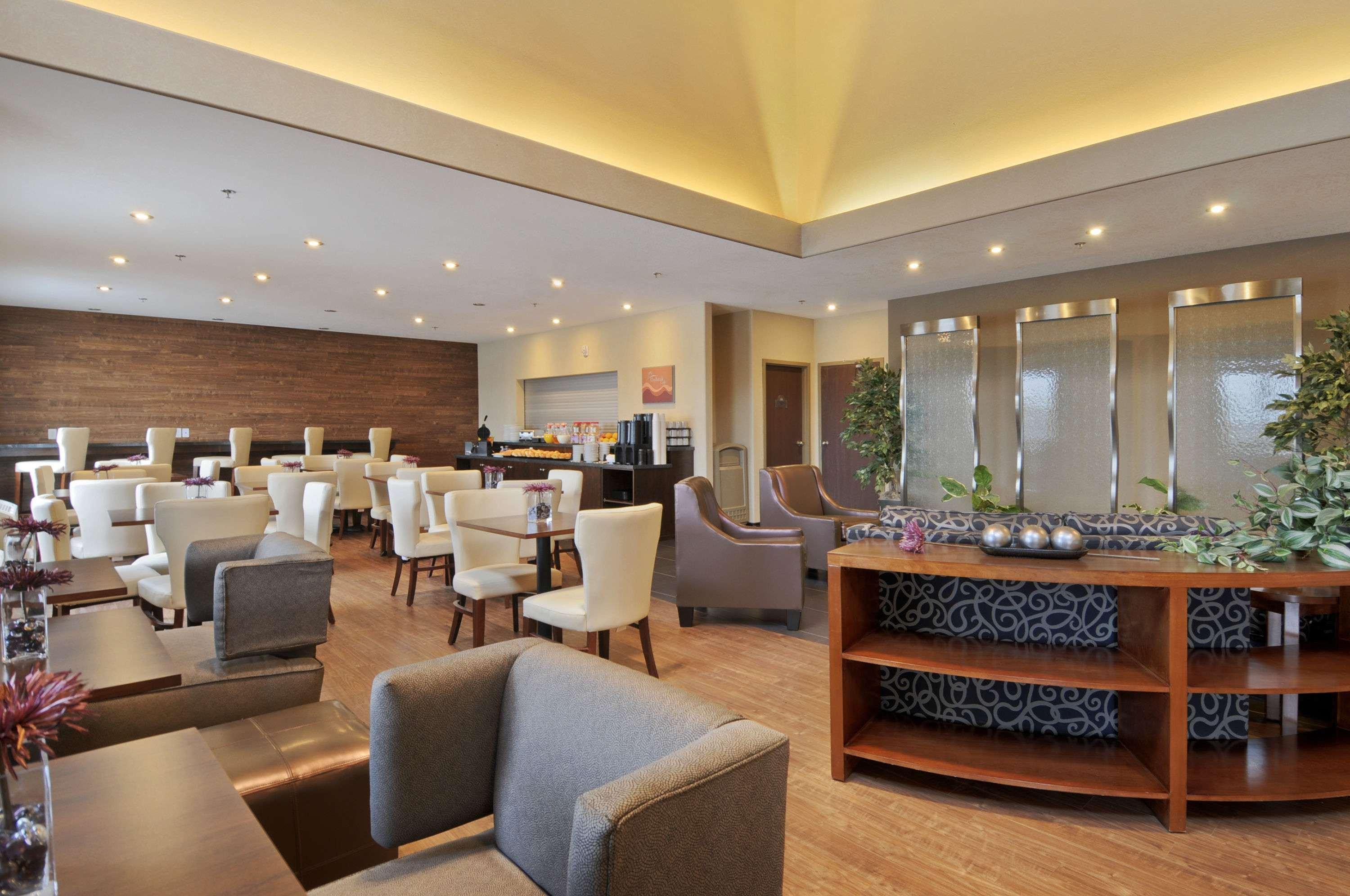 Days Inn By Wyndham Regina Airport West Restaurant foto