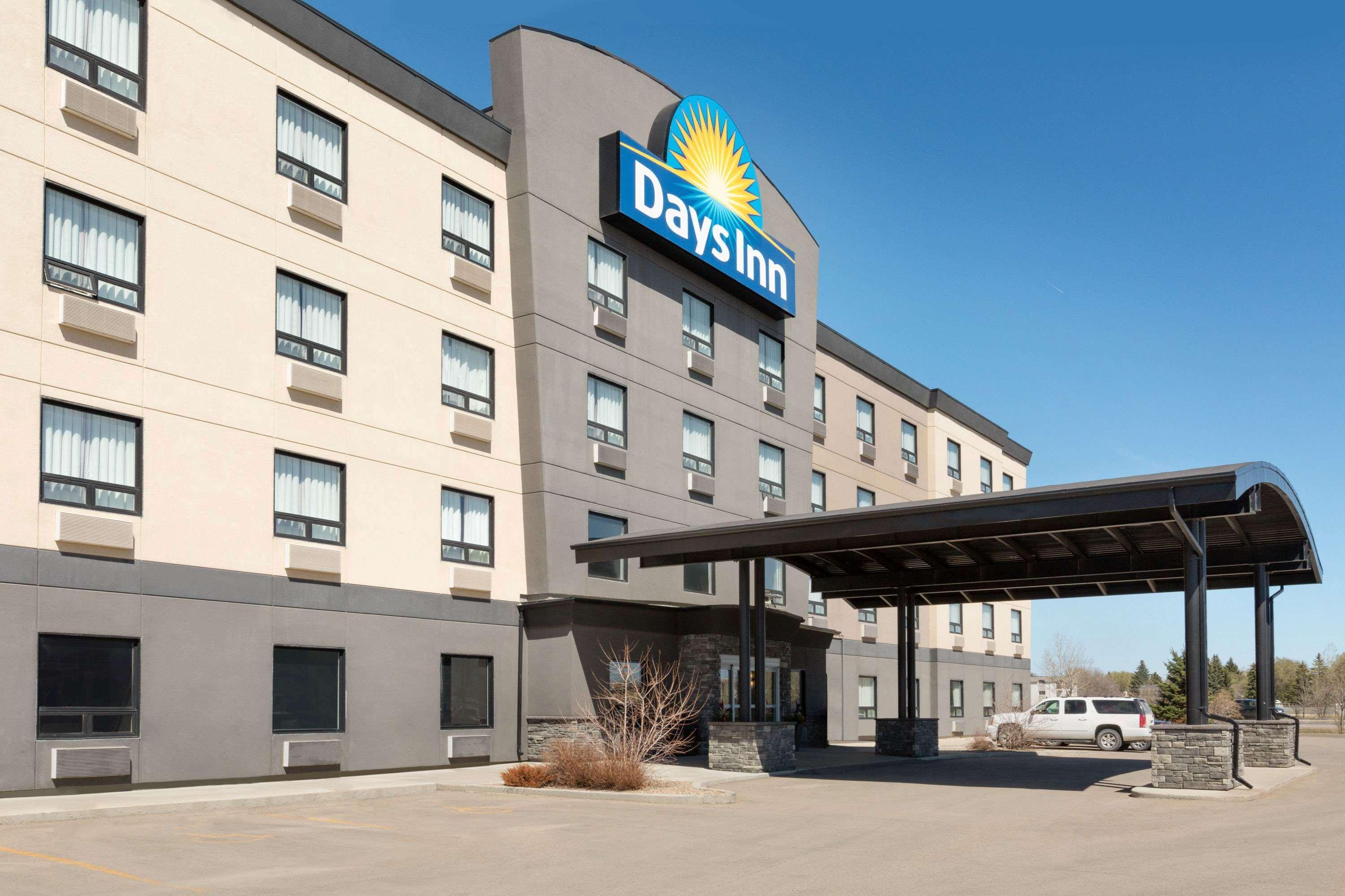 Days Inn By Wyndham Regina Airport West Buitenkant foto