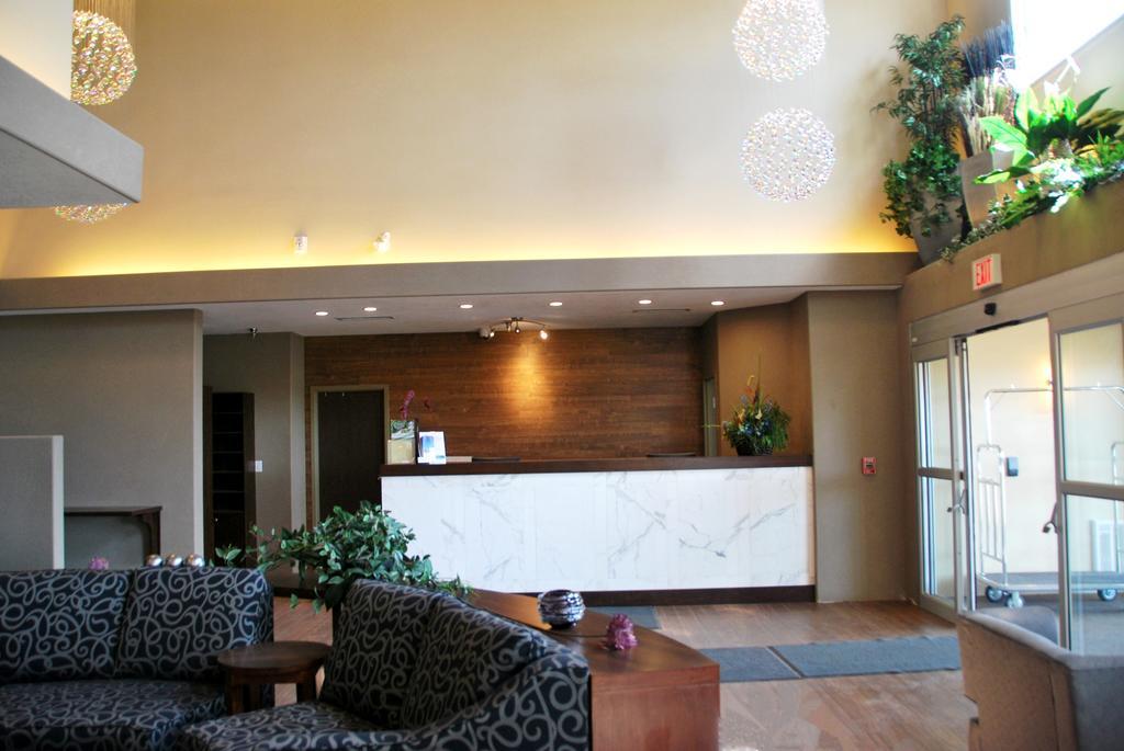 Days Inn By Wyndham Regina Airport West Buitenkant foto